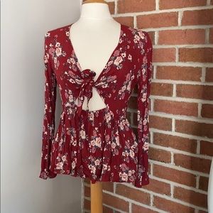 American Eagle medium top